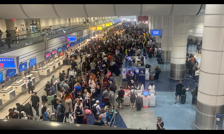 US, UK, Canada Revise Travel Advice for UAE and Other Middle East Nations